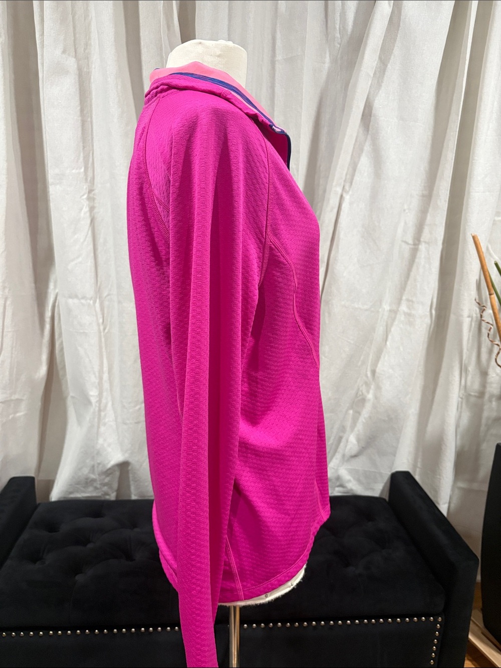 North Face 1/4 Zip Pullover - Picture 4 of 10
